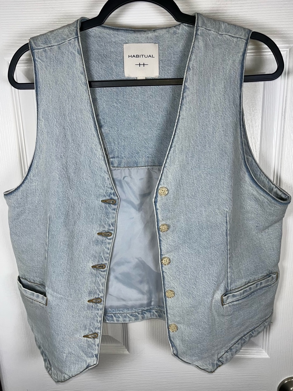 Habitual Women’s Large Light Blue Denim Vest Button Front V-Neck HBE02043V